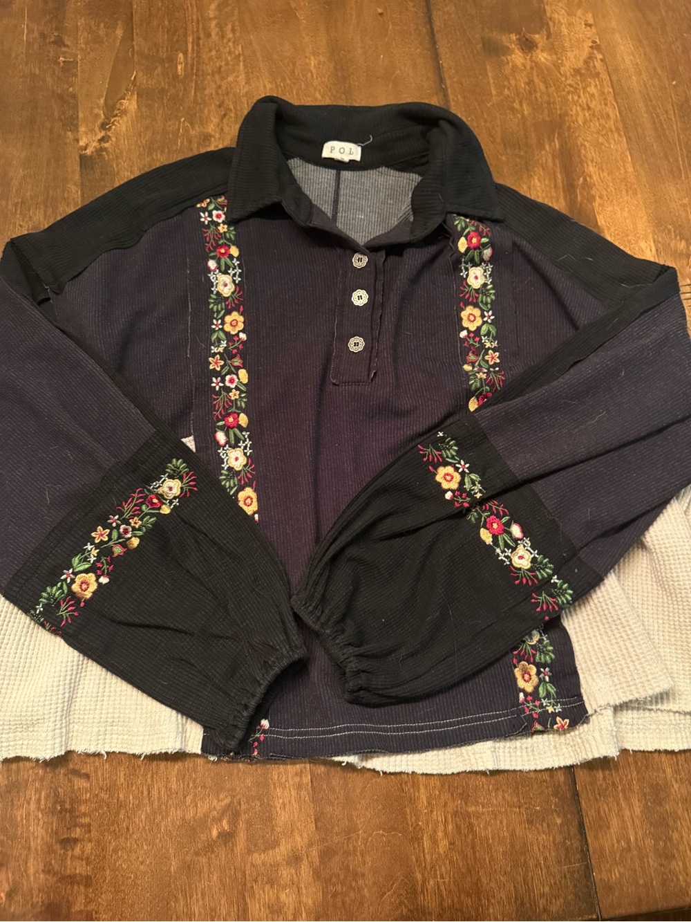 POL Black Floral-Trim boho Sweater